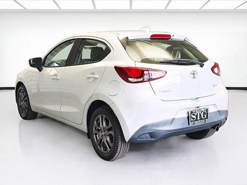 2020 Toyota Yaris Sedan XLE