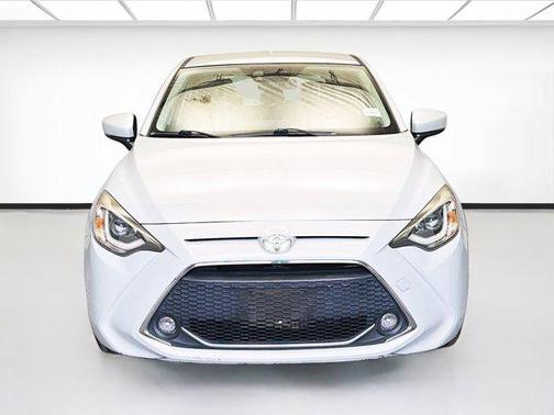 2020 Toyota Yaris Sedan XLE