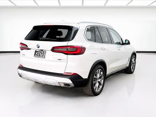 Alpine White 2023 BMW X5 sDrive40i