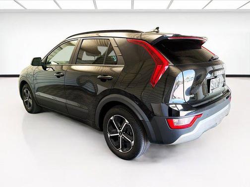 Aurora Black 2024 Kia Niro EX