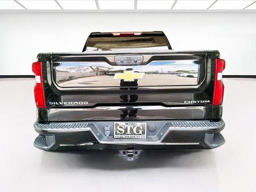 Black 2022 Chevrolet Silverado 1500 Limited Custom
