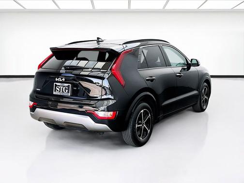 Aurora Black Pearl 2023 Kia Niro SX
