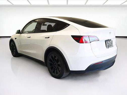Pearl White Multi-Coat 2023 Tesla Model Y Long Range Dual Motor All-Wheel Drive