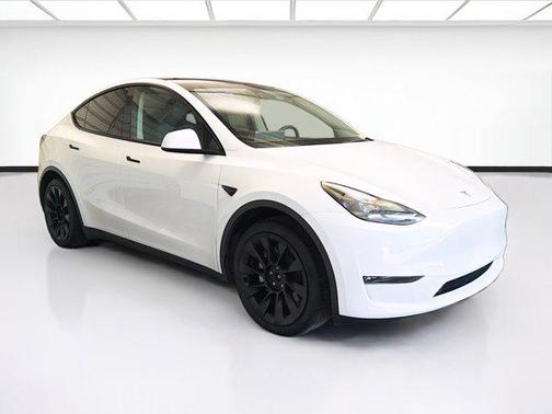 Pearl White Multi-Coat 2023 Tesla Model Y Long Range Dual Motor All-Wheel Drive