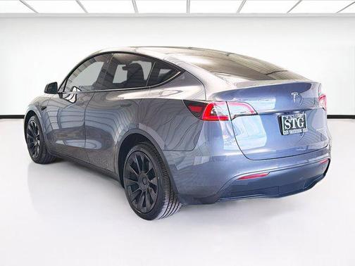 2022 Tesla Model Y Long Range Dual Motor All-Wheel Drive