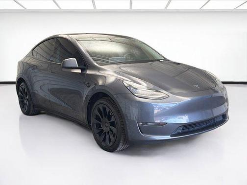 2022 Tesla Model Y Long Range Dual Motor All-Wheel Drive