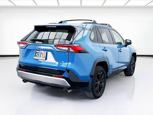 2022 Toyota RAV4 Hybrid SE