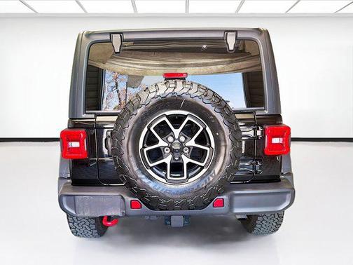 Black Clearcoat 2025 Jeep Wrangler Rubicon
