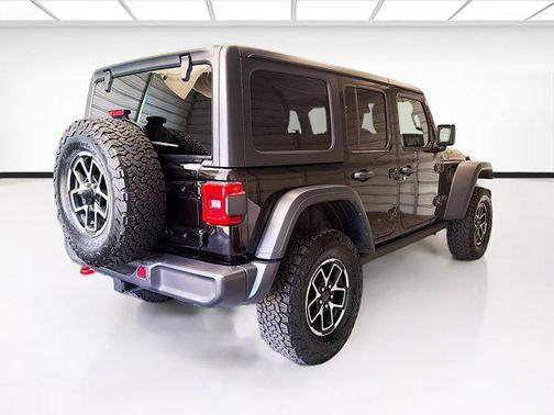 Black Clearcoat 2025 Jeep Wrangler Rubicon