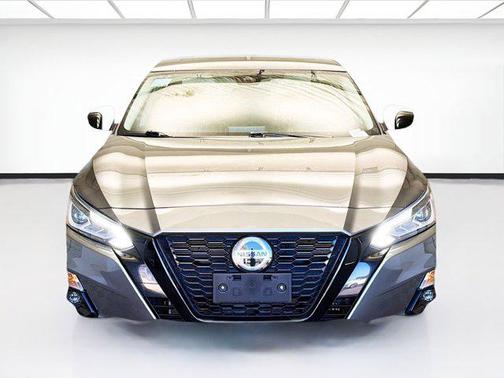 2022 Nissan Altima SR FWD