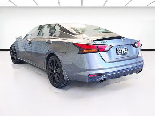 2022 Nissan Altima SR FWD