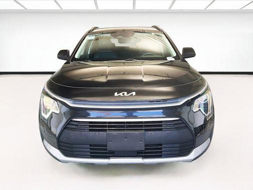 Aurora Black 2024 Kia Niro EX