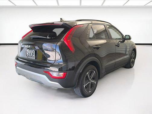 Aurora Black 2024 Kia Niro EX