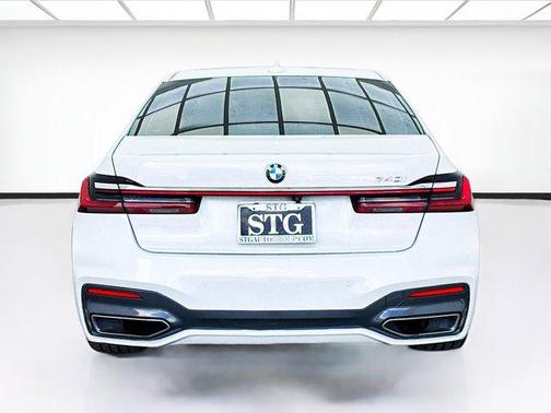 2020 BMW 740 740i