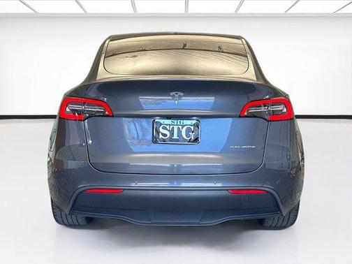 2022 Tesla Model Y Long Range Dual Motor All-Wheel Drive