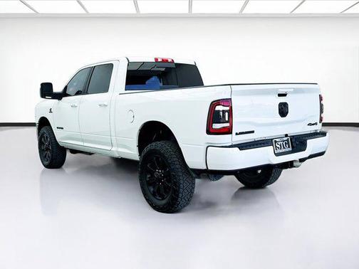 2023 RAM 2500 Laramie Crew Cab 4x4 6'4' Box