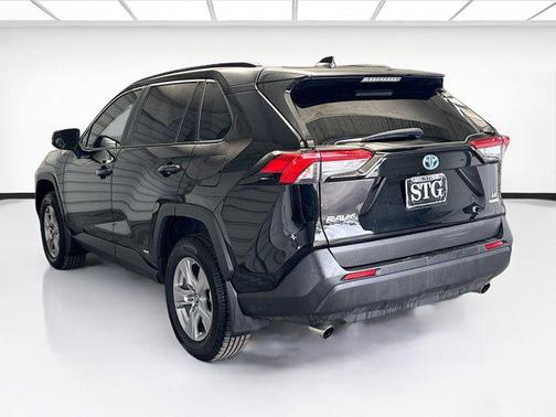 2022 Toyota RAV4 Hybrid LE