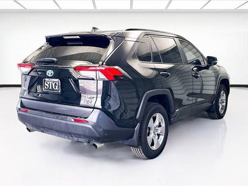 2022 Toyota RAV4 Hybrid LE