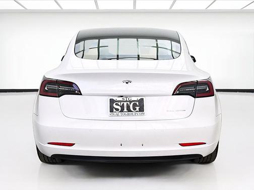 Pearl White Multi-Coat 2022 Tesla Model 3 Long Range