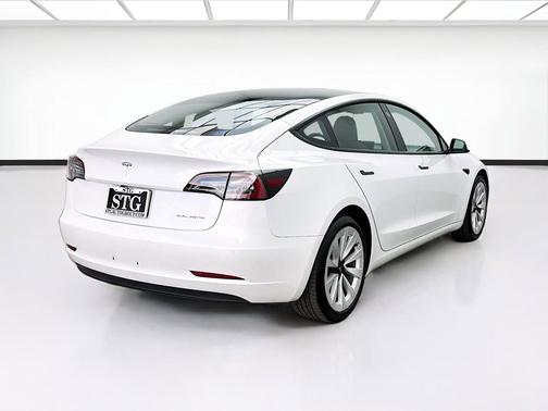 Pearl White Multi-Coat 2022 Tesla Model 3 Long Range
