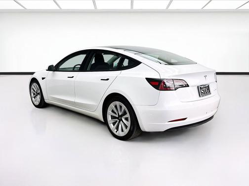 Pearl White Multi-Coat 2022 Tesla Model 3 Long Range
