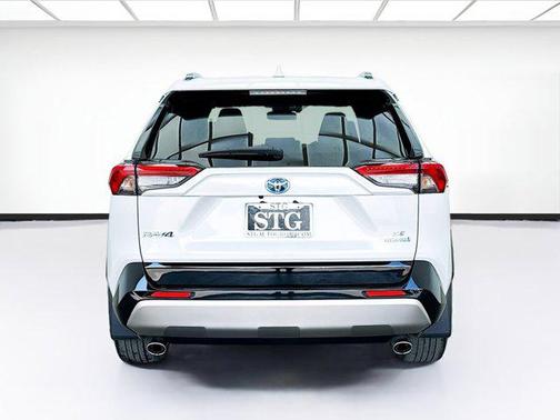 2023 Toyota RAV4 Hybrid SE