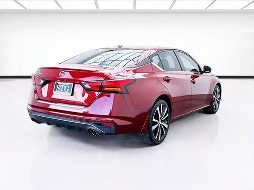 2020 Nissan Altima SR FWD