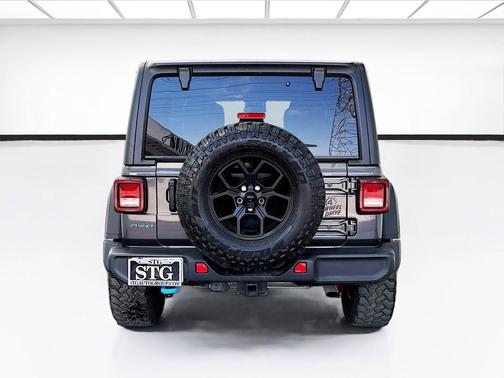 Granite Crystal Metallic Clearcoat 2024 Jeep Wrangler 4xe Willys