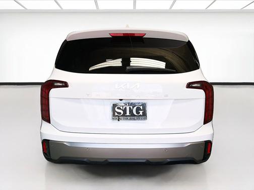 Glacial White Pearl 2025 Kia Telluride LX