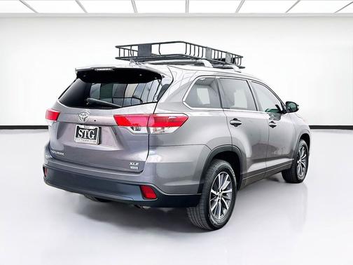 Predawn Gray Mica 2018 Toyota Highlander XLE