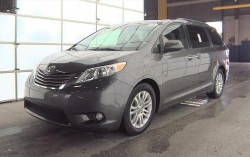 2016 Toyota Sienna XLE