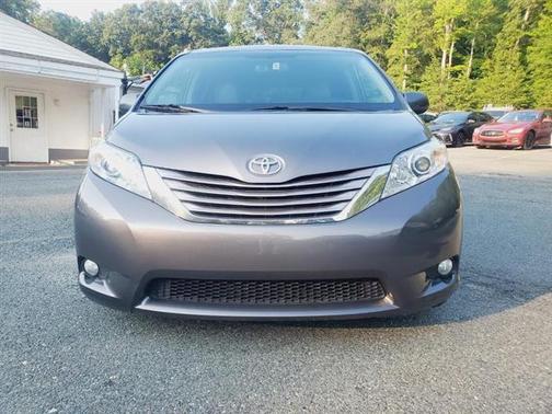 2016 Toyota Sienna XLE