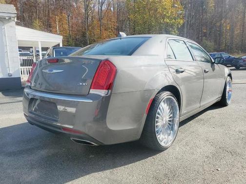 2018 Chrysler 300 Touring