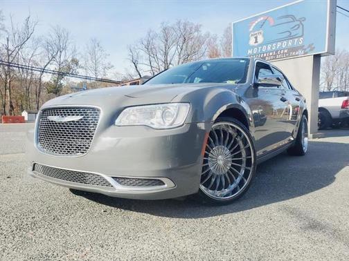 2018 Chrysler 300 Touring