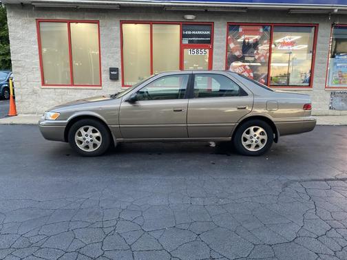 1999 Toyota Camry LE V6