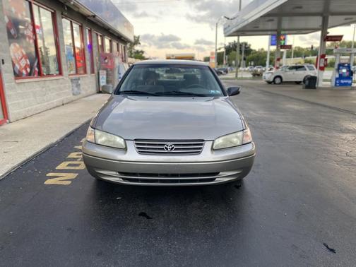 1999 Toyota Camry LE V6