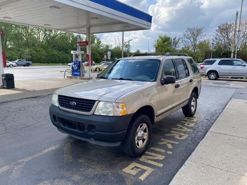 Gold 2005 Ford Explorer XLS
