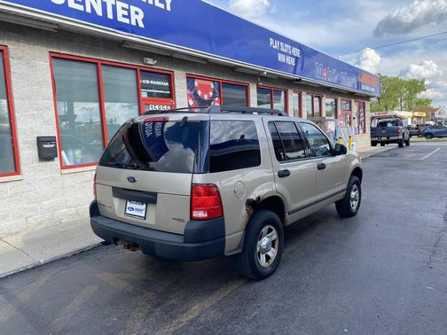 Gold 2005 Ford Explorer XLS