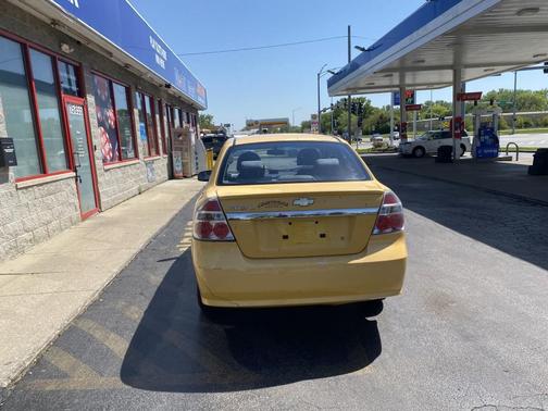 Summer Yellow 2010 Chevrolet Aveo LT