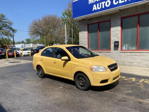 Summer Yellow 2010 Chevrolet Aveo LT