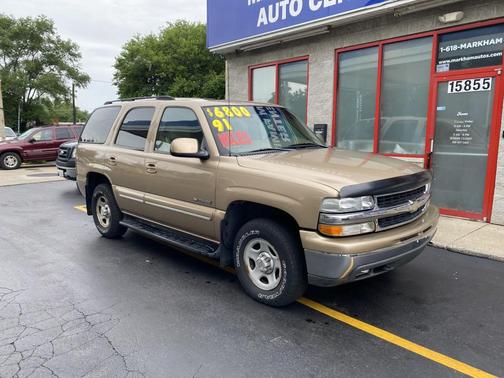 Gold 2000 Chevrolet Tahoe Base