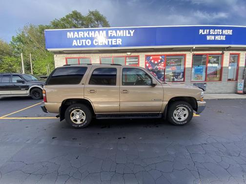 Gold 2000 Chevrolet Tahoe Base