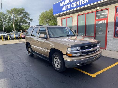 Gold 2000 Chevrolet Tahoe Base