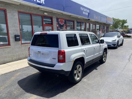 white 2016 Jeep Patriot Latitude