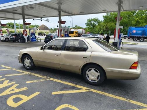 2000 Lexus LS 400 Base
