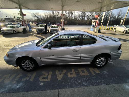 2001 Pontiac Grand Am SE