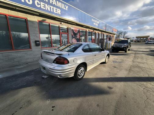 2001 Pontiac Grand Am SE