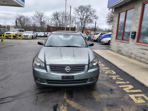 Green 2005 Nissan Altima