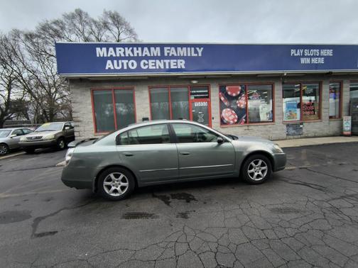 Green 2005 Nissan Altima
