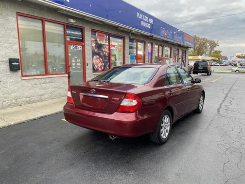2004 Toyota Camry XLE